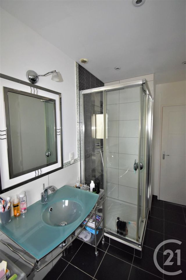 Afficher la photo en grand maison à louer - 5 pièces - 174.89 m2 - LAVAL - 53 - PAYS-DE-LOIRE - Century 21 Dréano Immobilier