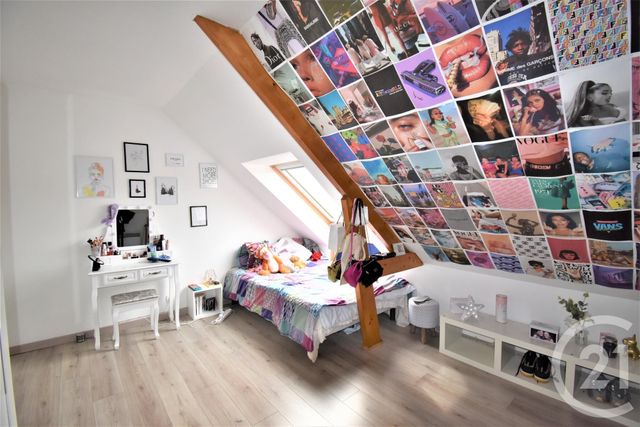 Afficher la photo en grand maison à louer - 5 pièces - 174.89 m2 - LAVAL - 53 - PAYS-DE-LOIRE - Century 21 Dréano Immobilier