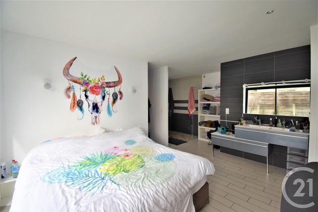 Afficher la photo en grand maison à louer - 5 pièces - 174.89 m2 - LAVAL - 53 - PAYS-DE-LOIRE - Century 21 Dréano Immobilier