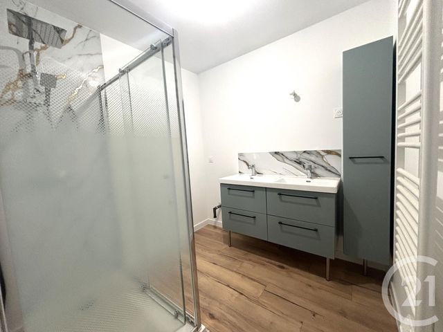 Appartement T3 à vendre - 3 pièces - 60.0 m2 - COSSE LE VIVIEN - 53 - PAYS-DE-LOIRE - Century 21 Dréano Immobilier