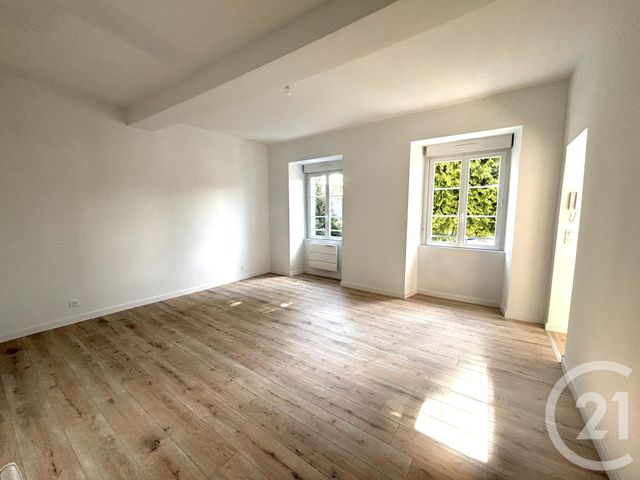 Afficher la photo en grand Appartement T3 à vendre - 3 pièces - 64.0 m2 - COSSE LE VIVIEN - 53 - PAYS-DE-LOIRE - Century 21 Dréano Immobilier